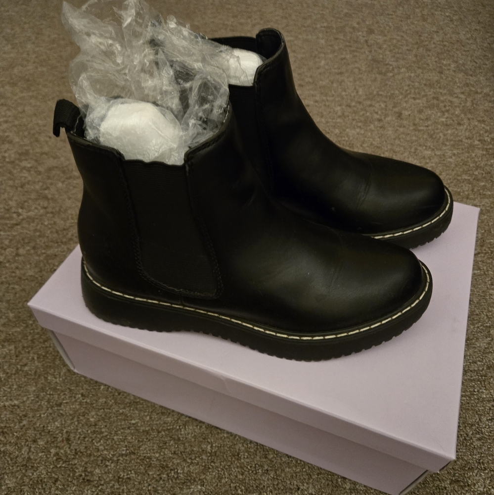 Steve madden boots, size 7